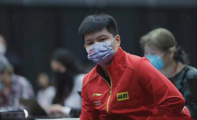 据悉皇马已经收到一些（中后卫球员的）报价，但他们并未考虑瓦拉内。